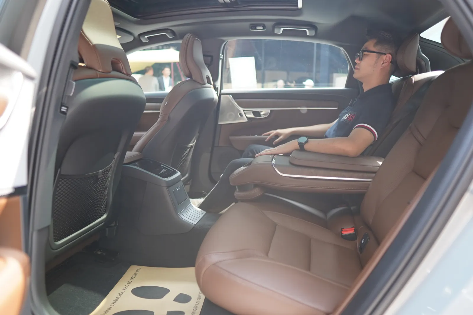 gia-xe-volvo-s90-ultra