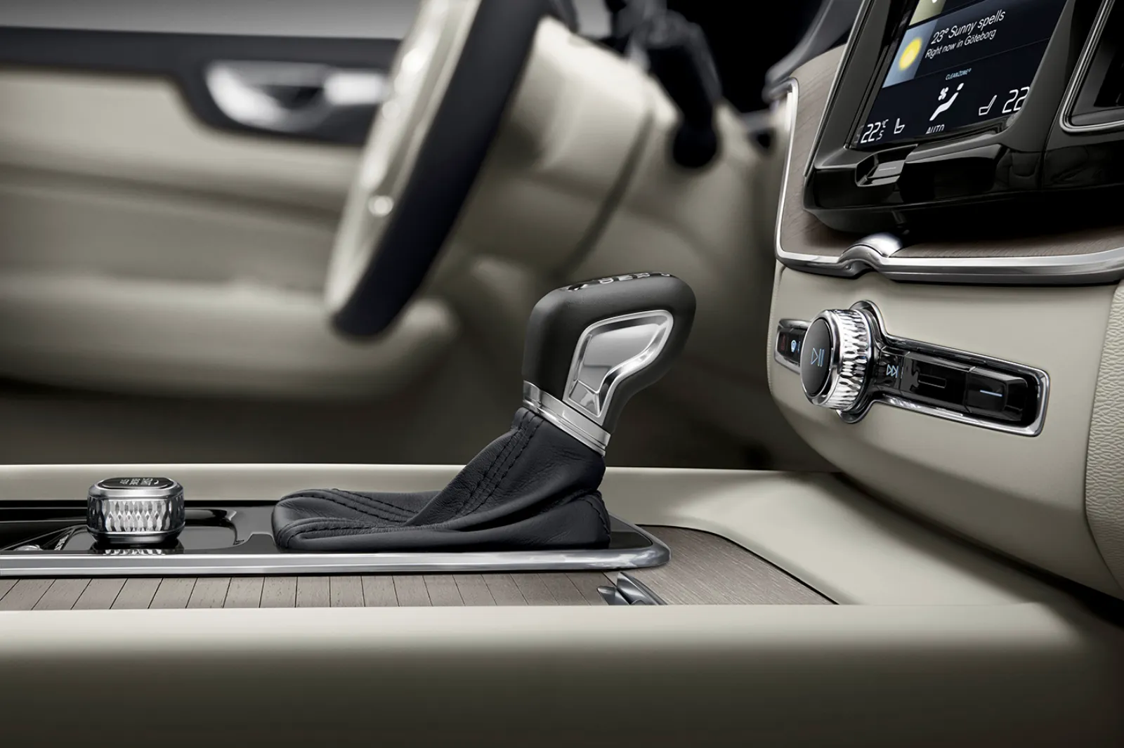 gia-xe-volvo-XC60