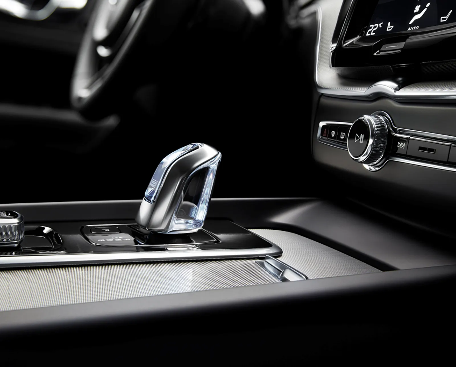 gia-xe-volvo-XC60